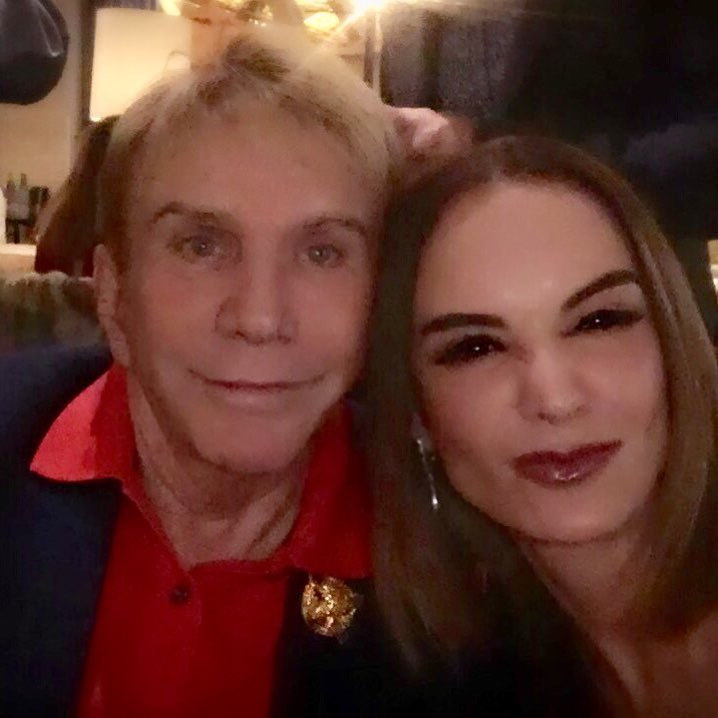 MissConfidently's tweet photo. @RealOsmelSousa y @LUPITAJONESFANS en Las vegas esperando la final de #MissUniverse 😍👑❤ https://t.co/3oQD2fJk4J