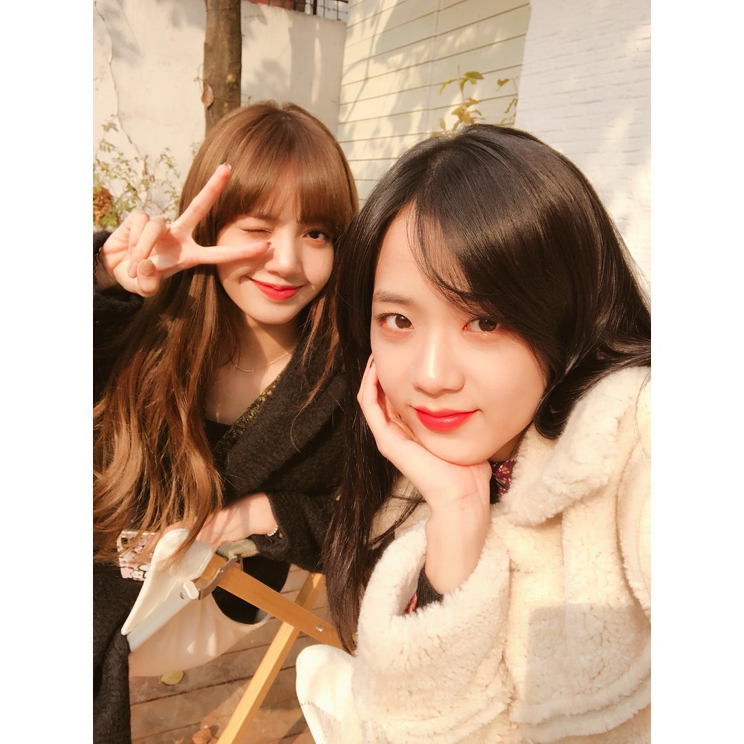 BLACKPINKCNTRAL's tweet photo. [ blackpinkofficial ] #블랙핑크 

#BLACKPINK #JISOO #LISA #BLINK #블핑하우스 #블링크 #기다려 #❤️ https://t.co/OStE6Y04Ly
