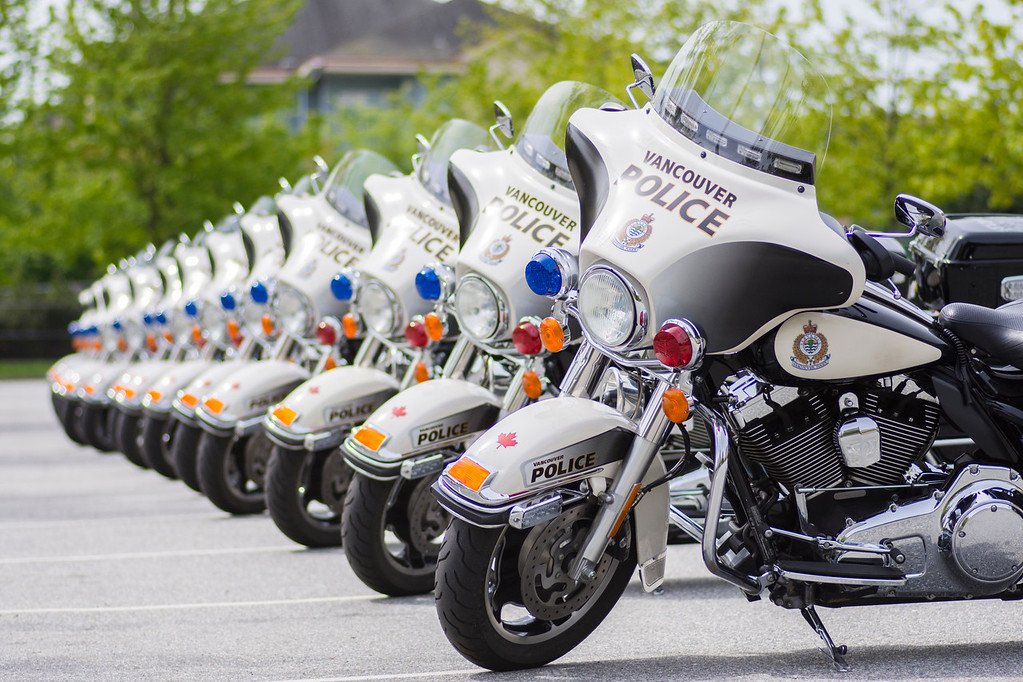 AdamPalmerRCMP's tweet photo. Proud of our #VPD Motorcycle Drill Team raising $ for less-fortunate families #KopsForKids @VancouverPD @VPDTrafficUnit https://t.co/tCAOI6pCGx