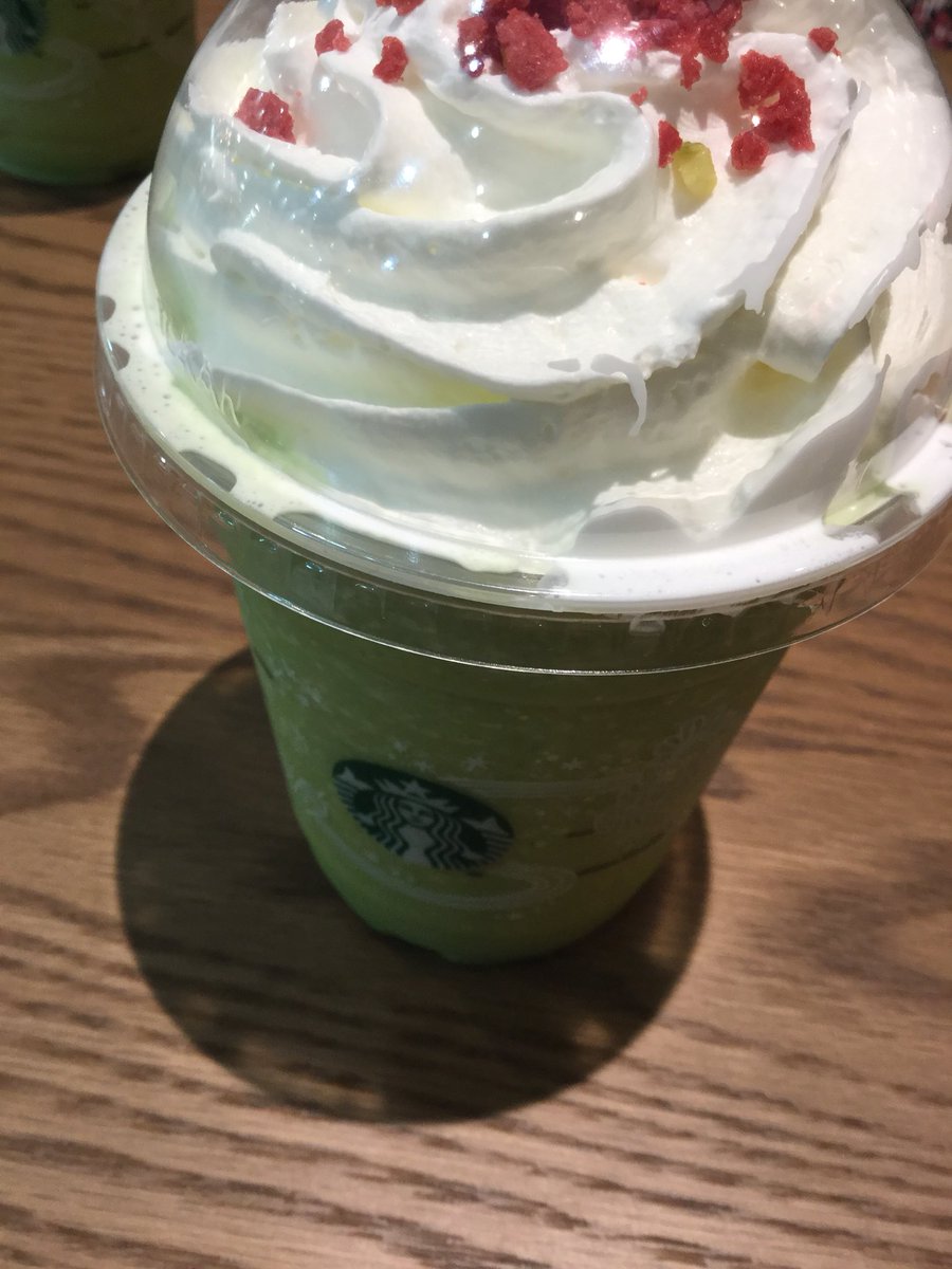 スタバの新作飲むよヽ(｡･ω･｡)ﾉ