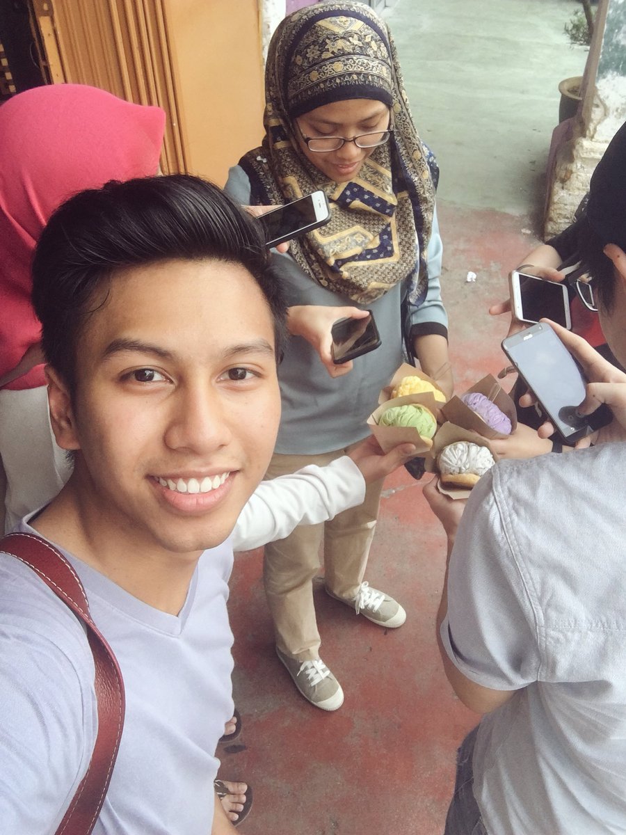 22Sanada's tweet photo. Tu diaaa gigih.. hahaha #IpohTrip https://t.co/otVsg454cG