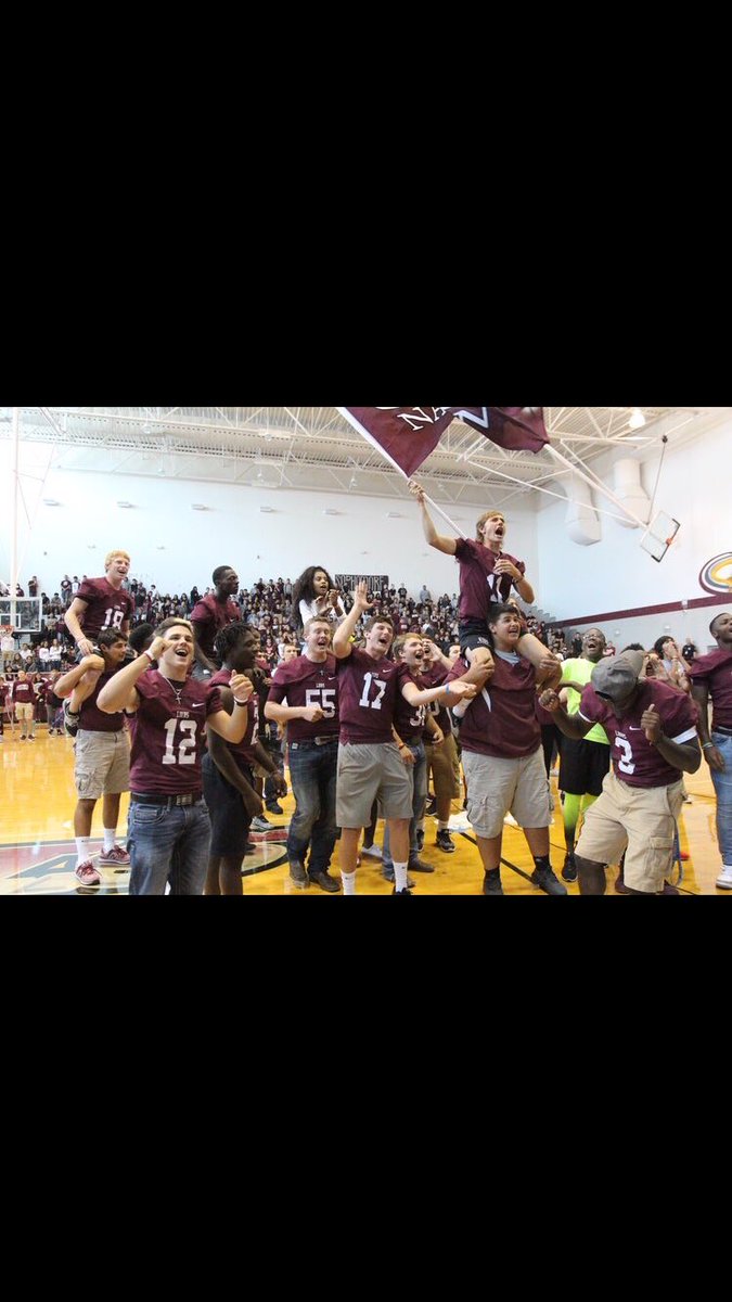EnnisFbSS's tweet photo. Words can not describe how much I love them. They loved me like I was still apart of them and without them I don’t know where I would be. I love y’all C/O 2018‼️‼️ https://t.co/8fHuCEykXP