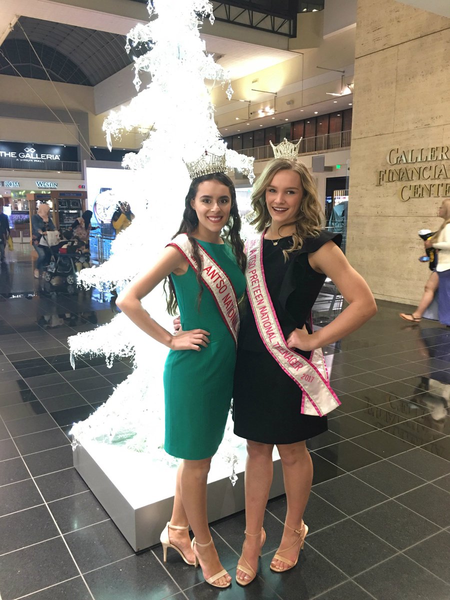 antso_ptqueen's tweet photo. Fun at the Houston Westin Galleria after contestant interviews tonight with @antso_srsh @FieldsRylea @officialANTSO https://t.co/vmwsjSRvOb