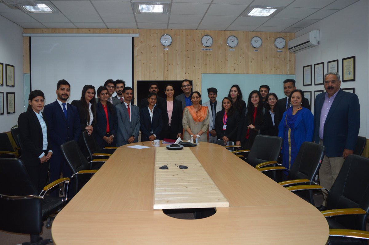 ShooliniUniv's tweet photo. Our 14 bright MBA final students have been placed with ICICI Prudential  Life Insurance. We congratulate you all for making the university and  your loved ones proud. #MBA #ICICIPrudential #Placements https://t.co/O4TpIVbftC