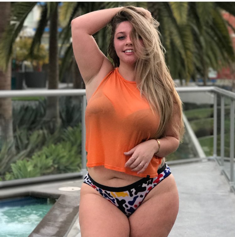 EllanaBryan's tweet photo. All Natural 🍗 https://t.co/xrIRy5bgkP