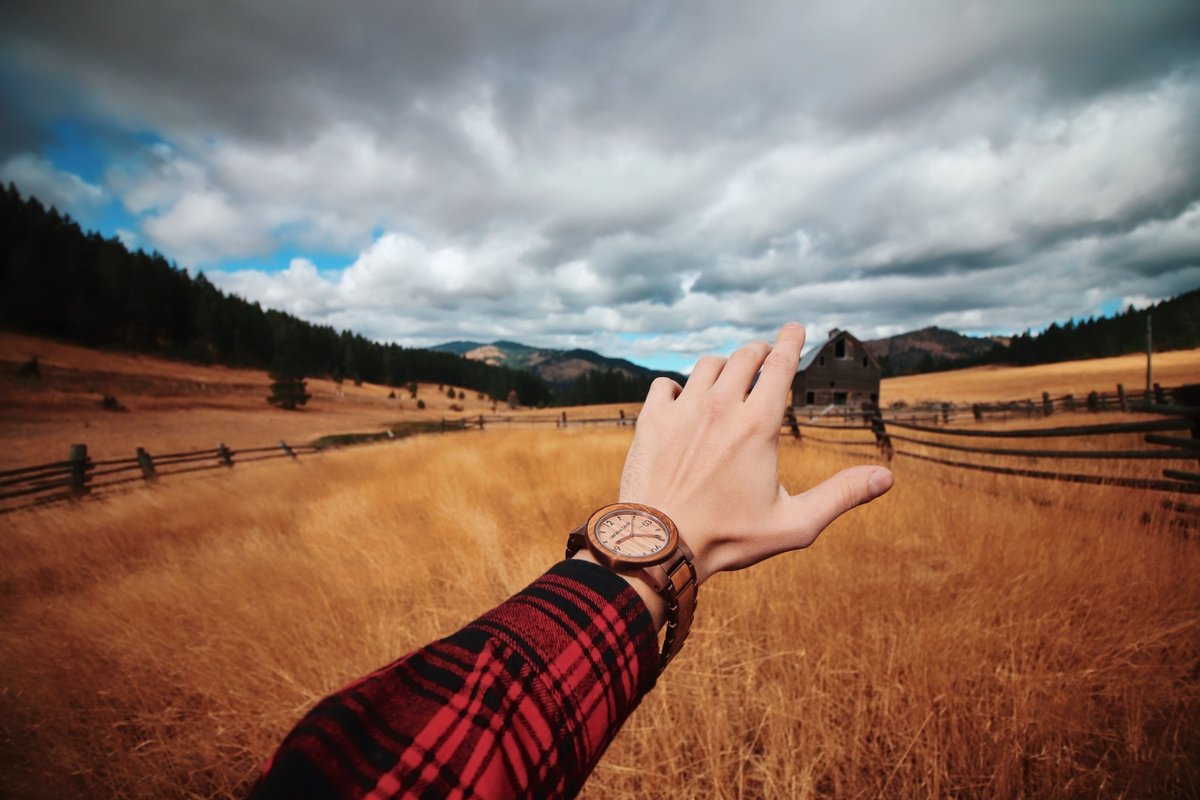 mrvalography's tweet photo. Be thankful for every moment and opportunity. Don't ever let a second go to waste! ⌚️ @OriginalGrain #OriginalGrain #StayOriginal https://t.co/ZFLpH6QtbD