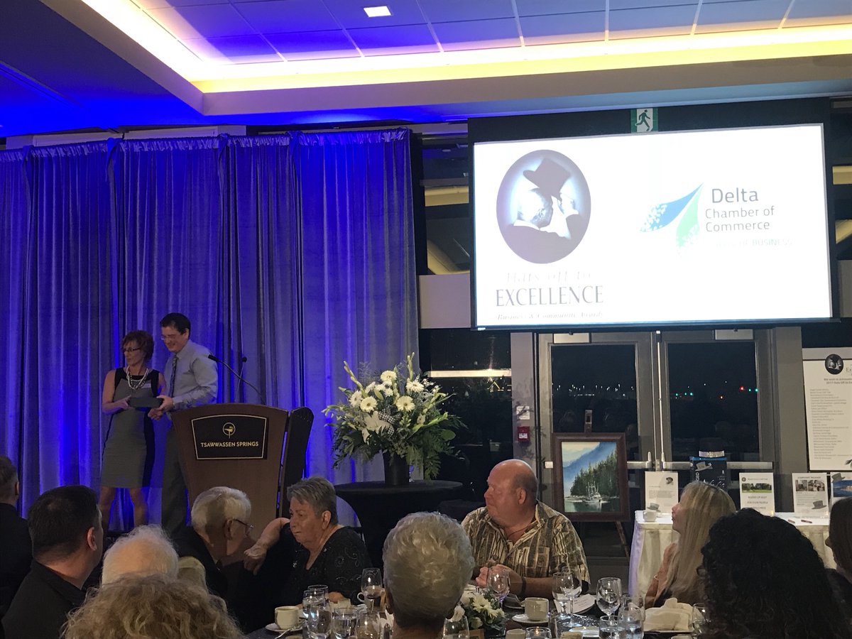 myphronesis's tweet photo. @KwantlenU sponsors ‘Rising Star Business of the Year’ @deltachamber  #hatsoff2017 award - congrats to ‘The Medicine Shoppe’ https://t.co/0Pn3o6m9yW