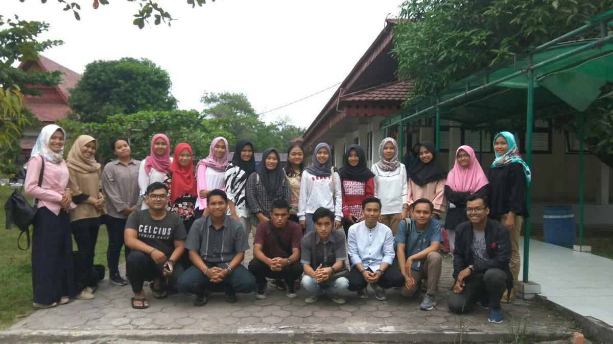 himabisnisunri's tweet photo. Telah berlangsung kegiatan IBC ( Intelektual Business Club) pada Kamis, 23/11/2017 Pendopo FISIP UR.
Kegiatan ini terdiri dari
-kelas english club
-KTI (karya tulis ilmiah)
-Debat
#AdbisSolid https://t.co/rOxs70KCz5