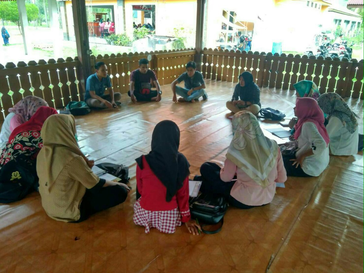 himabisnisunri's tweet photo. Telah berlangsung kegiatan IBC ( Intelektual Business Club) pada Kamis, 23/11/2017 Pendopo FISIP UR.
Kegiatan ini terdiri dari
-kelas english club
-KTI (karya tulis ilmiah)
-Debat
#AdbisSolid https://t.co/rOxs70KCz5