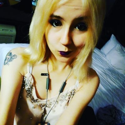 CoolShoutOut's tweet photo. Lora Marsh Design
@DesignLora I'm Lora Marsh, an artist and designer always reaching for the stars. IG: https://t.co/Sit092x26x 

Summerville, SC 29486, USA
https://t.co/Sit092x26x https://t.co/32EE4PSDnn