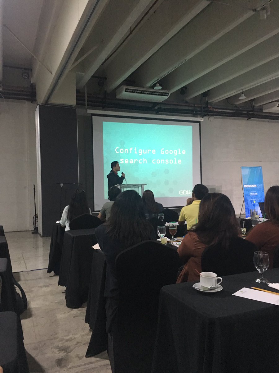 MamasGM's tweet photo. @glen_dimaandal @SEOOrgPh @TrueLogicPH #morcon2017 the most competitive industries in PH are travel, gadgets, and cosmetics https://t.co/tpdW3SfBc9