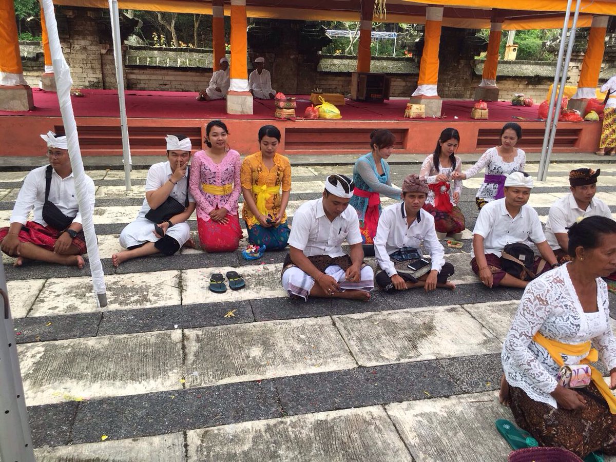 “The Amazing Uluwatu Temple”, still the one and only in Bali where nature and culture being harmony
Looks and prove it....