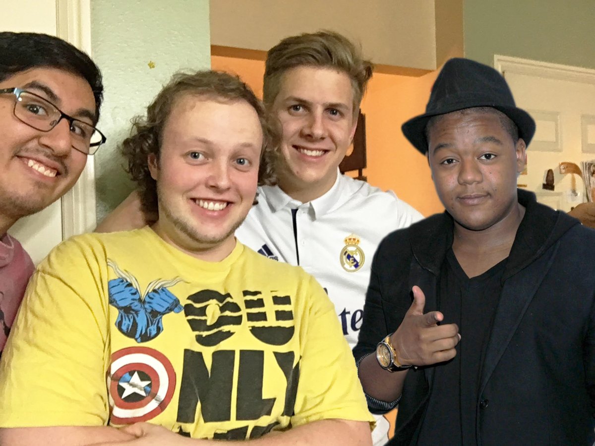 critviz's tweet photo. Grateful for @KyleMassey's suprise visit. We love you bruh! https://t.co/nRNk0BjAXZ