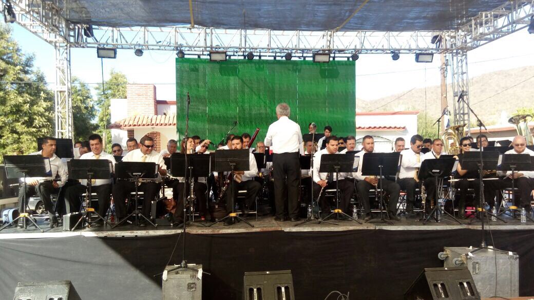 ISCsonora's tweet photo. Gracias a la Banda de Música del Estado por su excelente participación en el programa cultural del Festival Internacional del Bacanora #FIB2017 #CulturaParaTodos https://t.co/I1th8C6yrX