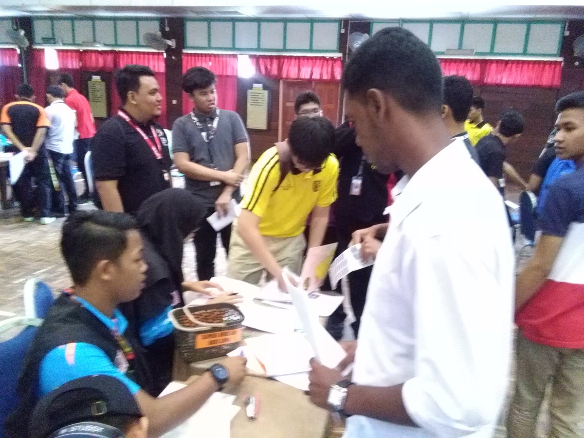 KolejPuo's tweet photo. Pendaftaran Sem 2
Sesi Disember 2017
#politeknikungkuomar 
#PoliteknikMalaysia 
#soaringupwards https://t.co/aAKMYYRfcI