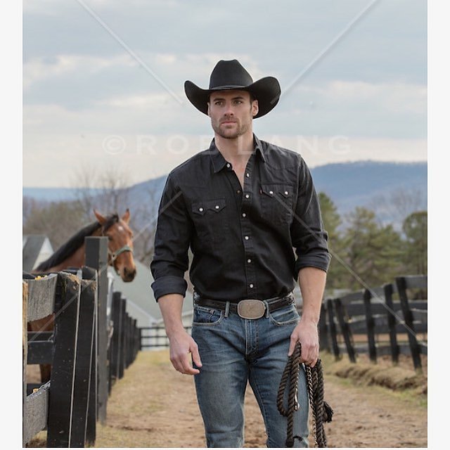 CowboyConnexion's tweet photo. 🤠 @michael_wolfanger #michael_wolfanger #mikewolfanger
📸 @roblangphotography #roblangphotography
.
 #cowboy #cowboys #cowboysofinstagram #muscle #muscles #fit #fitness #fitfam #abs #ripped #shredded #cowboymuscle #cowboyfit #cowboyfitness #countrymus… https://t.co/BQglzMu69l https://t.co/1ReXjGHCeK