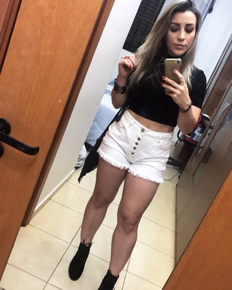 biamacedoficial's tweet photo. É sexta que fala, né? 💃🏼
#BiaMacedo #LookDoDia #Sextou #FimDeSemana #NightOut https://t.co/bsvV54RChK
