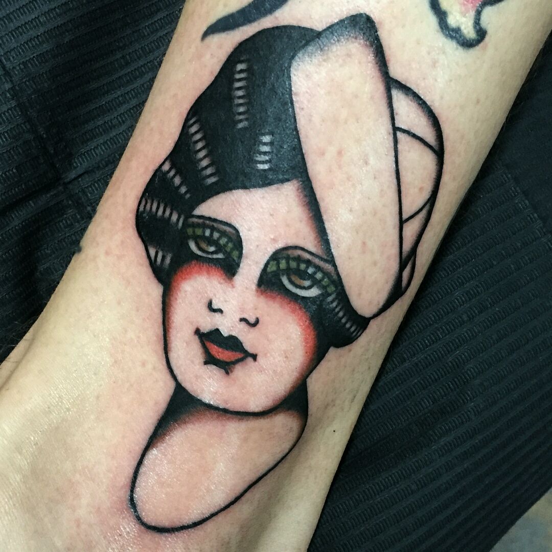 handstyletattoo's tweet photo. @tarynthetattooist's mellow mood sailor babe that was taken from @ruan_haas's flash! For bookings and queries, email handstyletattoos@gmail.com! https://t.co/naNbaR3kre
