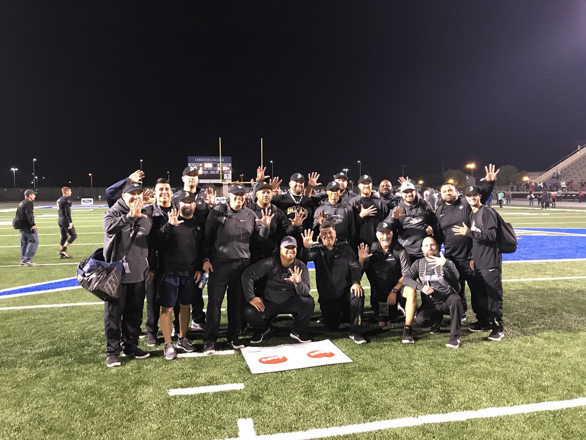 562sports's tweet photo. Five straight for @boscofootball https://t.co/8ewx4iRu7v