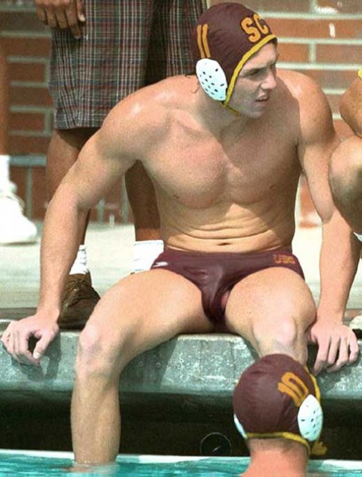 MaleStripperXXX's tweet photo. Bulges you can't help but stare! more public nudity pics @ https://t.co/8F74lCIL4f #publicbulge #bulge #vpl #publicboner #swimmer #wrestlerbulge #swimmerbulge https://t.co/4uSmEhhyYD