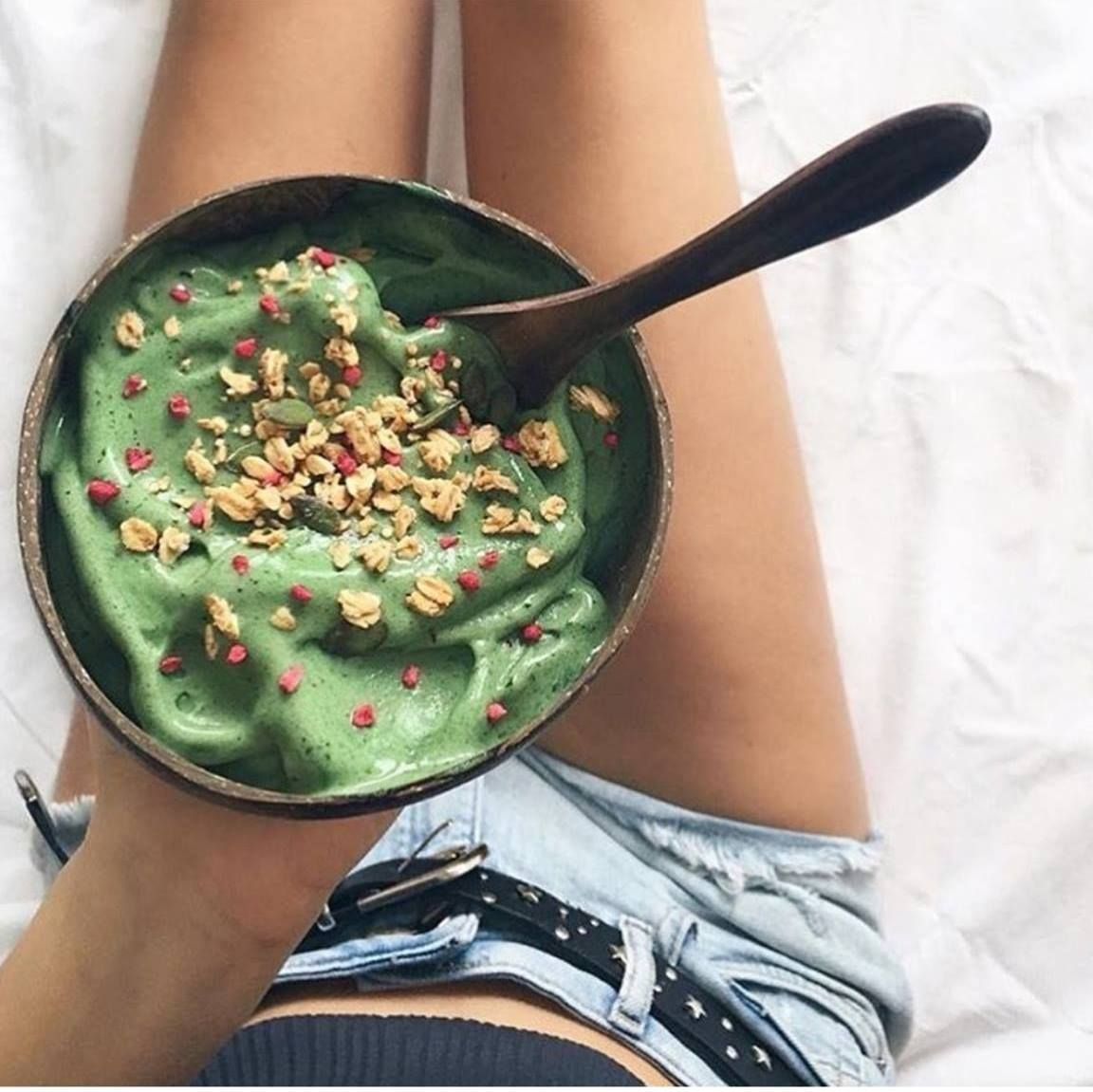 SuperbSmoothies's tweet photo. This is how mornings were made to be spent. Relaxing with smoothie bowl in bed, who's doing the same right now?  #smoothie #relaxing #morning #healthylifestyle #healthychoice #fruits #veg
Get some green in your system see more at: https://t.co/mlMOGBrhL7 https://t.co/GzaXvQJZ4O