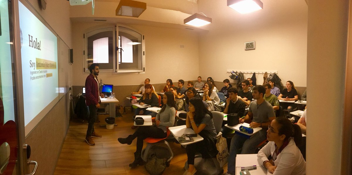 cd_nebrija's tweet photo. Empieza el #taller de #sketching en @Nebrija a cargo de Antonio Fernández Olombrada, @NebrijaAlumni. Máxima asistencia en este curso de #formacion indispensable para cualquier #diseñador. https://t.co/sUJdLam2bh
