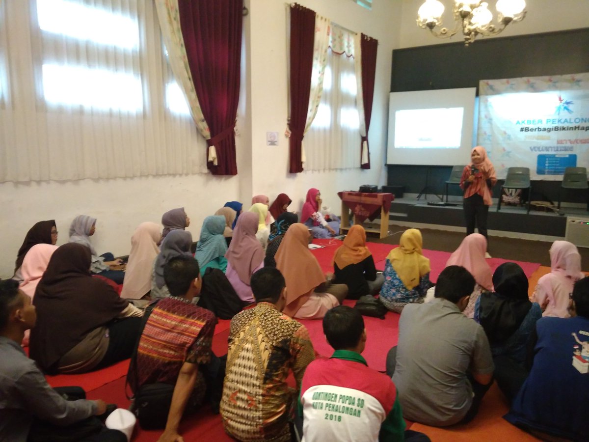 Now, Kelas #AkberPKL75  spesial HUT <a href="/akberpekalongan/">Akber Pekalongan</a> ke-5 w/ @innnayah
#5thAkberPKL