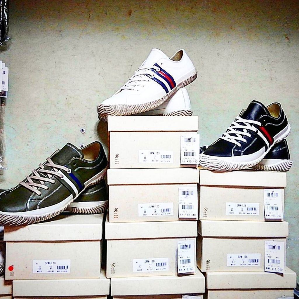 靴のキョーカ六角店 على تويتر Spingle Move 新商品入荷 Spingle Move Spingle Move スニーカー Spm スピングルムーブ 京都 京都寺町 京都スニーカー 京都靴 レザースニーカー 日本製広島 Made In Japan キョーカ Kyoka T Co Fv7wsiywne