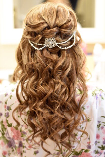 Beautiful Kirstie on her wedding day at @downhall01 <a href="/PoppiesFD/">Poppies FloralDesign</a>