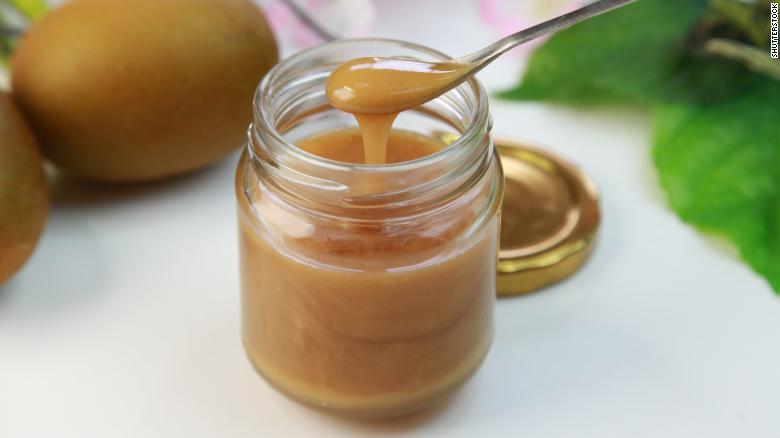 Manuka honey is often touted as a "superfood" -- and some of the claims about its health benefits may not be as outlandish as they seem cnn.it/2zAbTHA