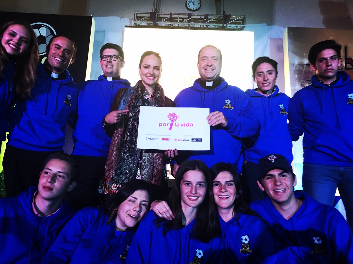 AleRojasMusic's tweet photo. El equipo de voluntarios #millenials de #123xlavida #chihuahua #copafaro #contodo !!! #méxicoamalavida #mexico #cadavidavale #everestchihuahua #cadavidavalesiempre https://t.co/xKURP7GJJu