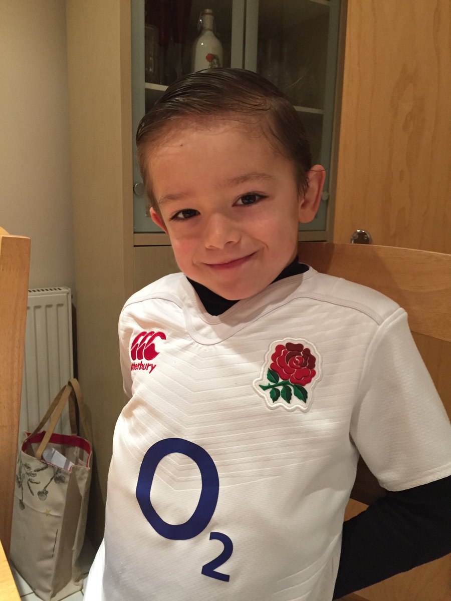 chrisjprice67's tweet photo. Plenty of #readybrek for this little mans first trip to #Twickenham. Someoneโs excited! #engvsamoa #carrythemhome ๐น https://t.co/i8c06irX67
