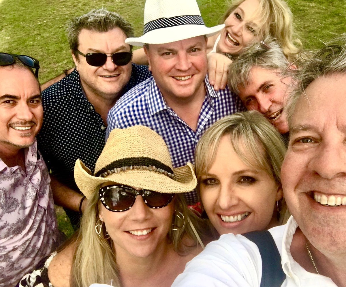 betdevine's tweet photo. @robertsausmedia @SydneyEditor @sundayteleed @whatlouthinks @cathwebber  @moxnixchick @MediaWatchThis @betdevine Bush turkeys #brownstock https://t.co/9tXRoTAPqa
