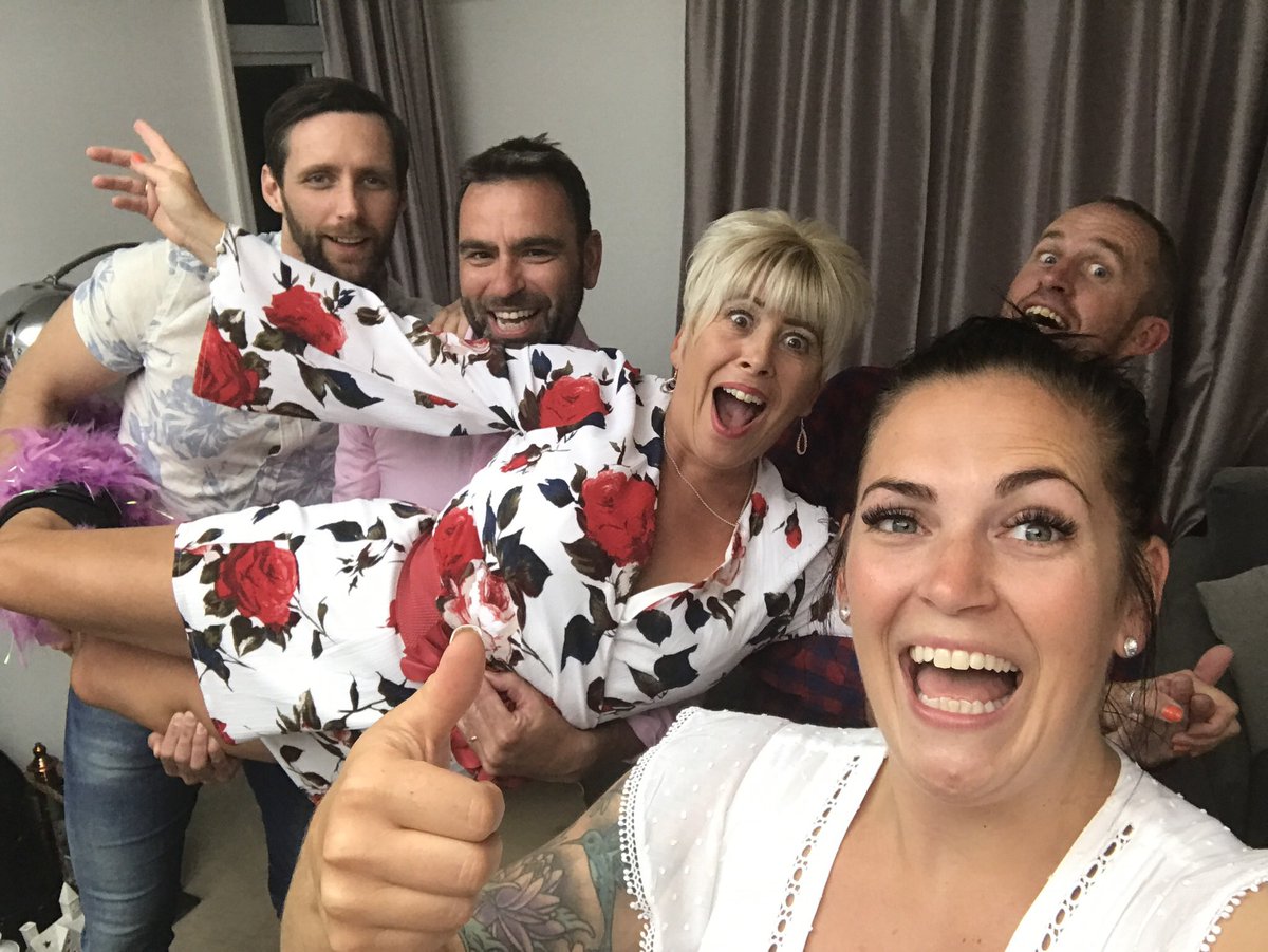 MrsHollyGriff's tweet photo. #ComeDineWithMe #OurWeek #Devon https://t.co/QIN3YZUsAc