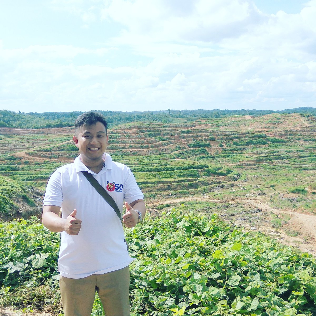 SuciptoK's tweet photo. Thank you Bunga Tebo. Off to Jambi now. #RGECoreValues #Roadshow #lifeatAA #proudAA https://t.co/ftc1IIBdDX