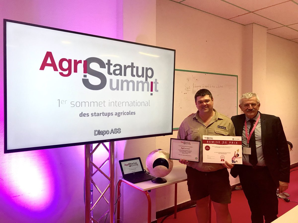 kenloh's tweet photo. Bravo à toutes les #startup-s africaines lauréates ou distinguées à #agristartupsummit en #Vendee: @e_agribusiness du #togo ; #daraltechnologies du #Senegal et @farmboek de l’#afriquedusud #southafrica #ict4ag. Le @CTAflash et son programme #agrihack sont fiers de vous! #EABF2017 https://t.co/rHlL9fxvvI
