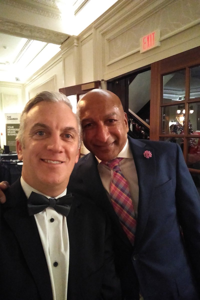 howey_james's tweet photo. Thanks @ChamberVictoria for an entertaining nite at the Annual Chamber #Auction Gala! We were 'Flying High' @AirCanada #partners #growth #hellobc #yyj https://t.co/IMYsmVk5yv