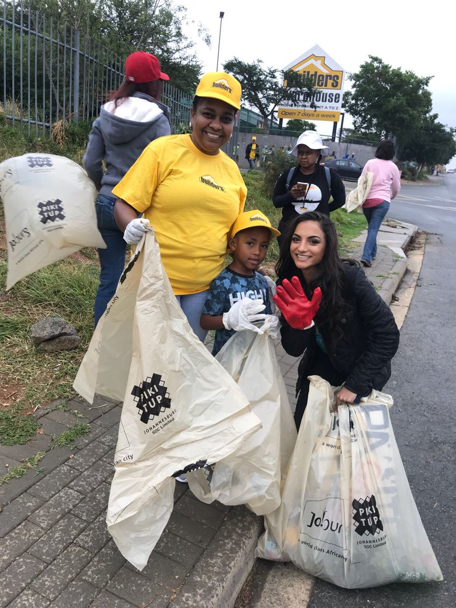 missearth_sa's tweet photo. No rain formed against us will prosper!  #AreSebetseng #CleanUp with @CleanerJoburg @CityofJoburgZA @HermanMashaba #MissEarth2017 https://t.co/VRj1oQ2Uku