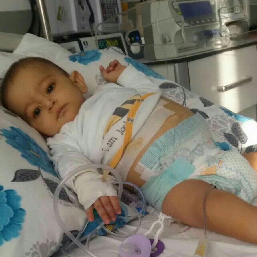 Hüseyin Can
İzmir Ege Üniversitesi Hastanesinde
yaşam mücadelesi veriyor
acil karaciğer nakli olması lazım
Karaciğer nakli için küçük bir parça alınıyor, 3 hafta sonra ciğer yine eskisi gibi oluyor
B rh+ B rh- 0 rh+ ve 0 rh- kan grubu olanlar lütfen yardımcı olalım
05356828835