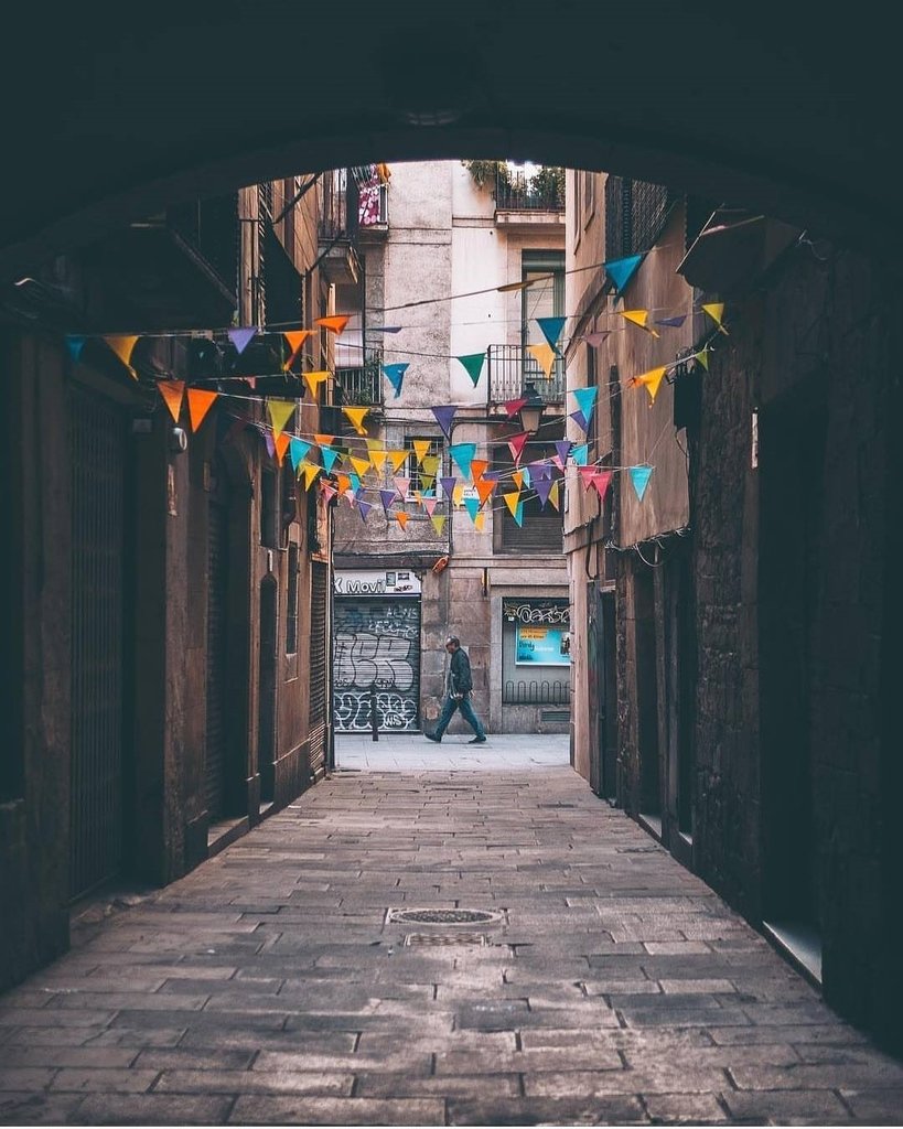 bitvalentinecom's tweet photo. ↪️ @bitvalentine 😀
Have you ever visited BCN?? Mentions to @alanritchson and @fallontonight
~ The marvels of daily life are exciting...~
El Born, Barcelona 🔹️Foto via @neburruben ❤ Visita su galería!
#thebarcelonist #bcnexploradores #nuestrabcn #… https://t.co/OkvVuCDFhV https://t.co/Baw02eQxh8