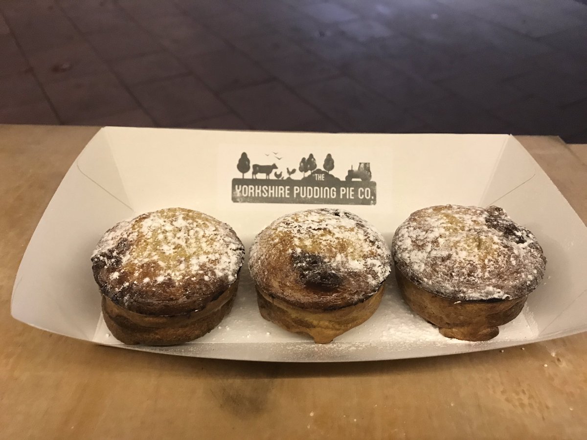 Feeling festive at York museum gardens! Created these bad boys. Yorkshire Pudding Mince Pies, delicious <a href="/XmasAtTheGarden/">Christmas Gardens</a> @BenandEllieB