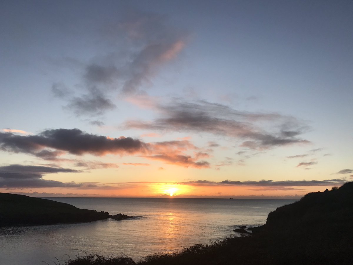 SandycoveIsland's tweet photo. And sunrise - 8:09am #WildAtlanticWay #nofilter #corner1 #sandycoveisland https://t.co/3sjA0KwB4X