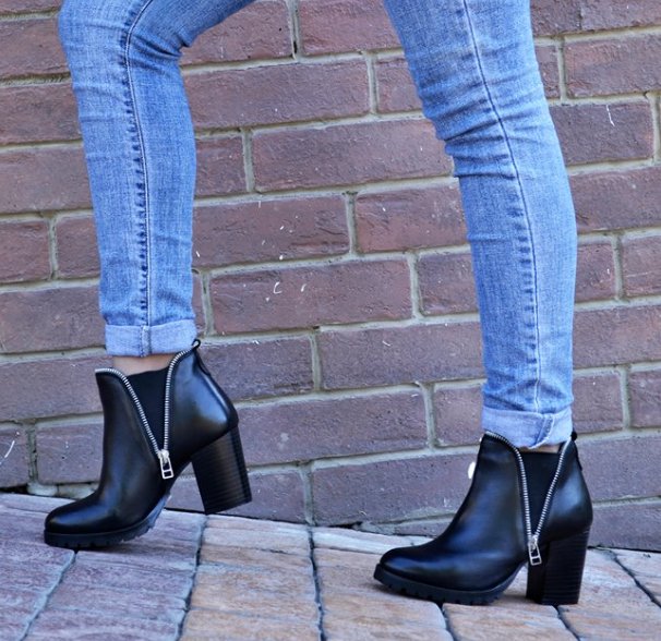 Baldishoes's tweet photo. 🚛 #FreeShipping Any Order
Women boots collection >>> https://t.co/O3Qc4M006U
#BaldiOnMe 👍 https://t.co/f5if1qAobn
#boots #womenboots #booties #heeledboots #winterboots #autumnboots #bootscollection #newcollection https://t.co/Z36hrMoSiS