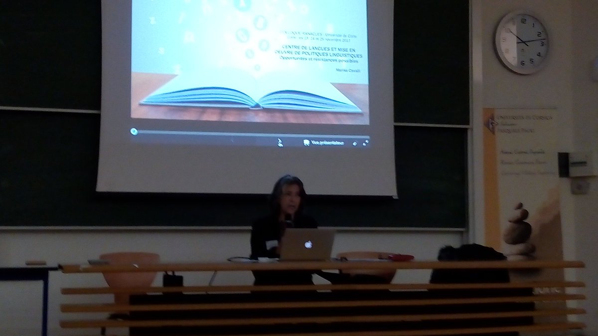 Ranacles_France's tweet photo. Marisa Cavalli, dans sa conférence : centre de langues et importance d'une politique linguistique explicite contextualisee, élaborée en concertation avec les acteurs locaux. #ranacles2017 https://t.co/n68DWJfFvX