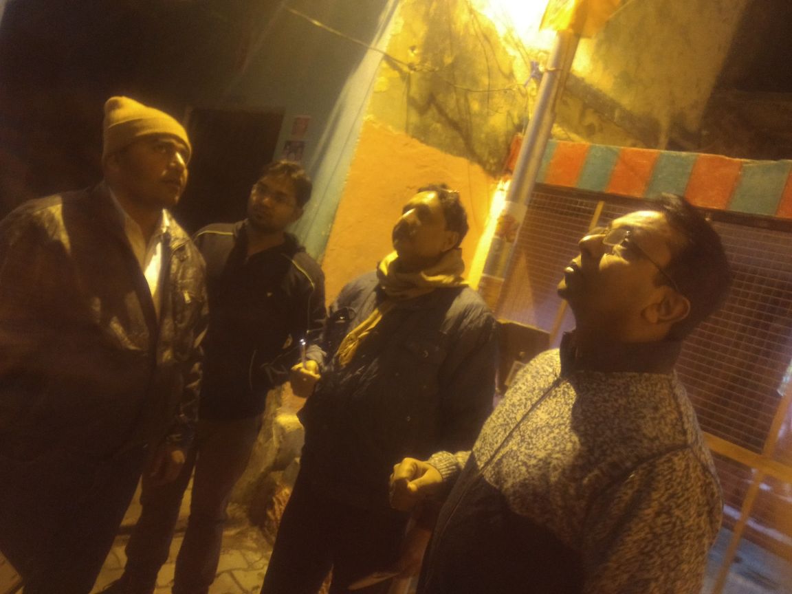 deepakkyam's tweet photo. Today morning raid was conducted in Asalatpura, Pitalbasti, Sitapuri and Himgiri Colony areas in Moradabad City. 
Total 7 Teams were formed, Who have caught 24 electricity thefts. @MdPvvnl @CE_mbd_pvvnl @UPPCLLKO #morningRaid https://t.co/t0F2cRGyJj