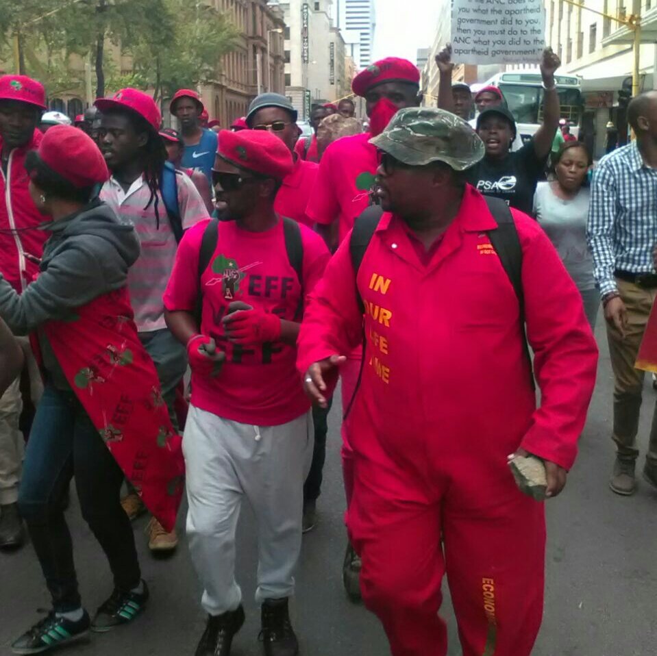 EFFgroundforces's tweet photo. Sizobashaya ngamatshe @kingpinGforce #kubo https://t.co/pfdoNZfgKW