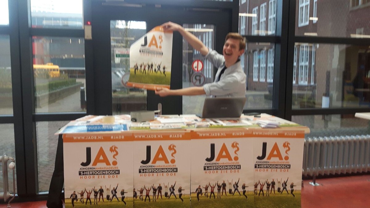 jadb073's tweet photo. De Jongerenambassadeurs staan op de opendag van het @KW1C. Locatie vlijmense weg 2, gebouw C. Komen jullie ook langs? #JADB https://t.co/ZqGnSeFRtu