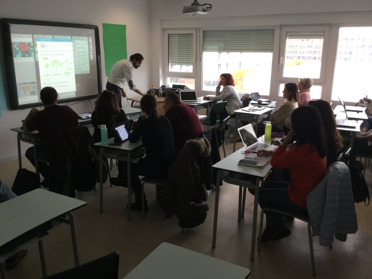 StrainAbi's tweet image. Taller de Creative Design Thinking @CERVANTES_LNC @SarahMoran31 @newton_college @Humanitastc #openingminds #designthinking #creativedesignthinking #Madrid