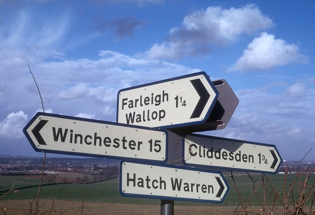 HANTSAR's tweet photo. If you are heading to Winchester today Xmas Shopping look out for our amazing volunteers who are out fundraising. All funds raised help us to keep searching for vulnerable missing people in Hampshire. #247Volunteers #winchestercollection https://t.co/KWkzw46vKb