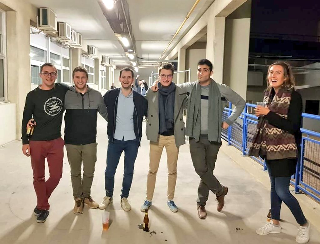 Brochette de présidents du <a href="/bdeecm/">BDE ECM</a> au Bar'Bu #WE3G, la veille de la #RDDECM et du #GalaECM 2017 ! 🍾
#FamilleCentralienne